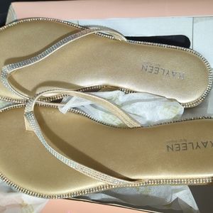 Fashion Nova flip flops